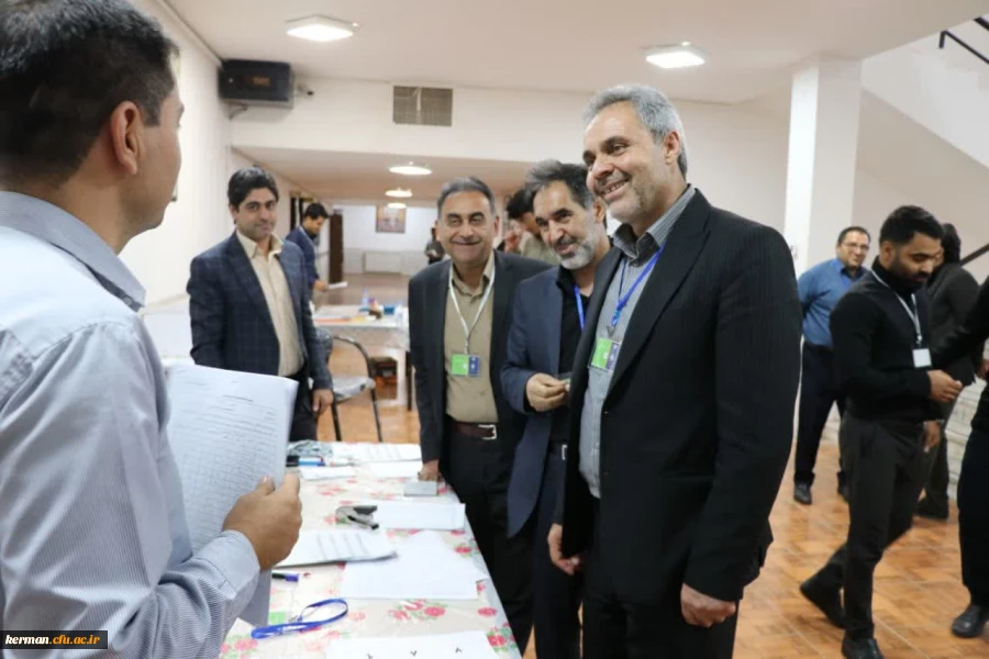 بازدیدمدیرکل آموزش وپرورش استان کرمان از روندانجام مصاحبه داوطلبان ورود به دانشگاه فرهنگیان 5