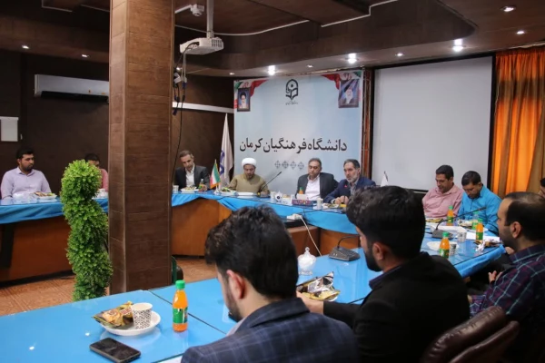 دکتر توان 
امروز هیچ کاری مقدس تر و بااهمیت تر از تربیت معلم نمیباشد  2