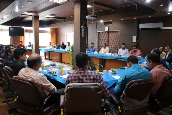 دکتر توان 
امروز هیچ کاری مقدس تر و بااهمیت تر از تربیت معلم نمیباشد  2