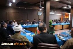 دکتر توان 
امروز هیچ کاری مقدس تر و بااهمیت تر از تربیت معلم نمیباشد  2