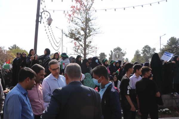حضور پرشور و گسترده دانشگاهیان دانشگاه فرهنگیان کرمان در راهپیمایی یوم الله ۱۳ آبان 9