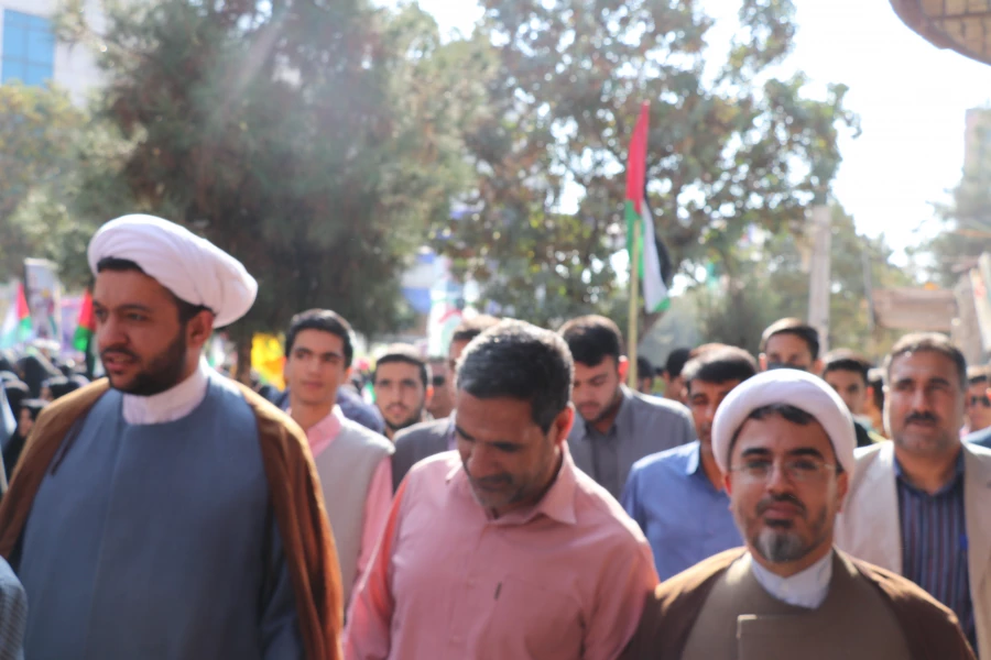 حضور پرشور و گسترده دانشگاهیان دانشگاه فرهنگیان کرمان در راهپیمایی یوم الله ۱۳ آبان 11