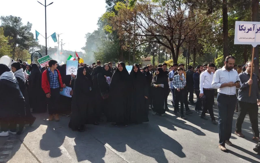 حضور پرشور و گسترده دانشگاهیان دانشگاه فرهنگیان کرمان در راهپیمایی یوم الله ۱۳ آبان 14