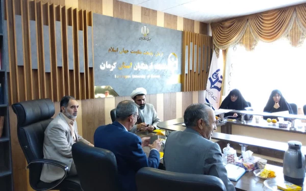 برگزاری نشست هم اندیشی اساتید گروه معارف اسلامی دردانشگاه فرهنگیان کرمان  3