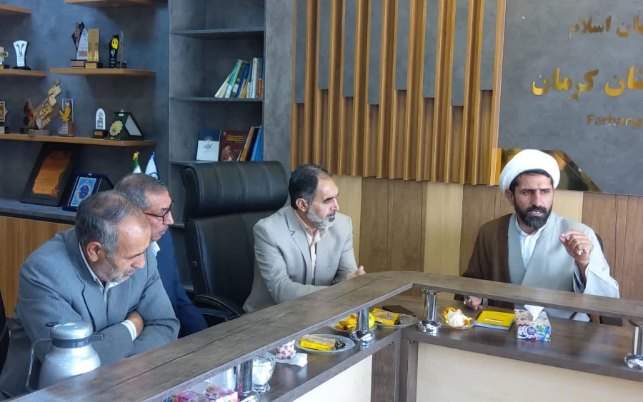 برگزاری نشست هم اندیشی اساتید گروه معارف اسلامی دردانشگاه فرهنگیان کرمان  6