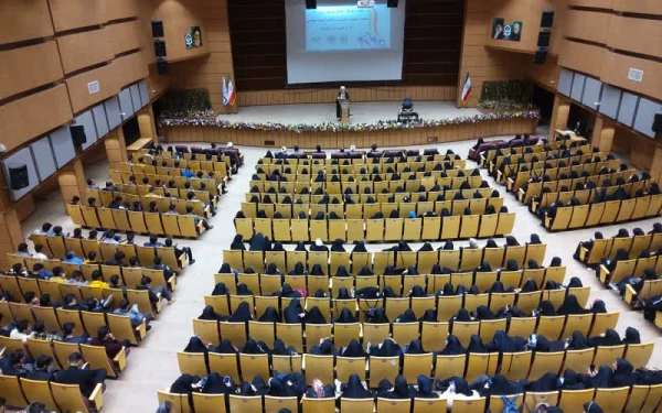 دکترتوان درهمایش بنیادمهدویت کرمان: 
فرهنگ مهدوی راهنمای تحقق بیانیه گام دوم انقلاب است.  2