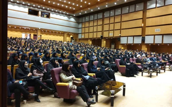 دکترتوان درهمایش بنیادمهدویت کرمان: 
فرهنگ مهدوی راهنمای تحقق بیانیه گام دوم انقلاب است.  2