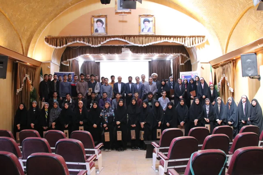 تجلیل از سه رتبه زیر ده،۶رتبه زیر ۱۰۰ودیگر رتبه های زیر۵۰۰ پذیرفته شده دردانشگاه فرهنگیان استان کرمان  3