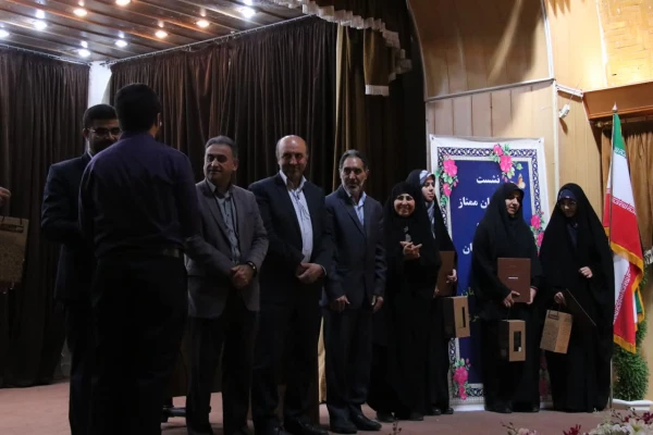 تجلیل از سه رتبه زیر ده،۶رتبه زیر ۱۰۰ودیگر رتبه های زیر۵۰۰ پذیرفته شده دردانشگاه فرهنگیان استان کرمان  6