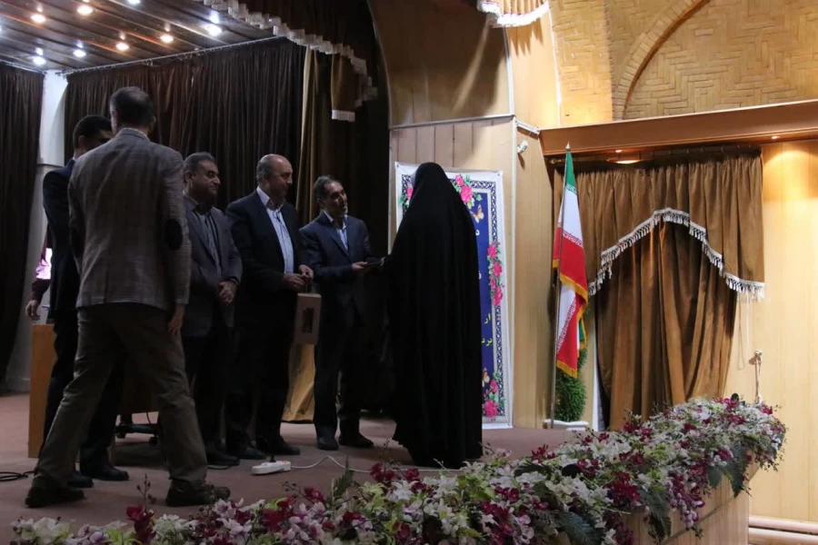 تجلیل از سه رتبه زیر ده،۶رتبه زیر ۱۰۰ودیگر رتبه های زیر۵۰۰ پذیرفته شده دردانشگاه فرهنگیان استان کرمان  8