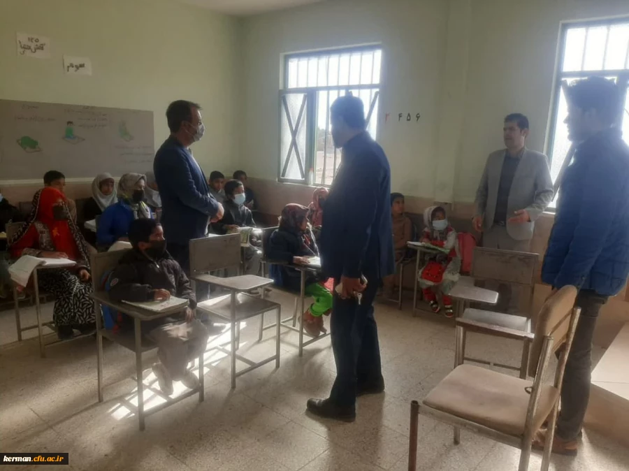 بازدید دانشجومعلمان دانشگاه فرهنگیان کرمان از مدارس چندپایه شرق استان کرمان 2