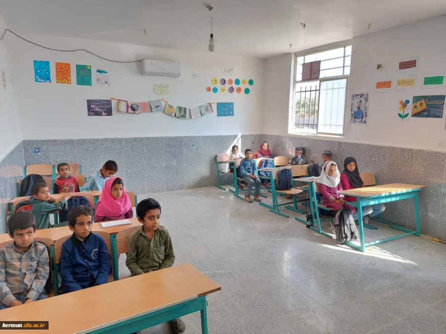 بازدید دانشجومعلمان دانشگاه فرهنگیان کرمان از مدارس چندپایه شرق استان کرمان 12
