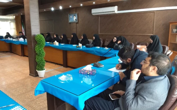 به مناسبت هفته وحدت حوزه و دانشگاه در دانشگاه فرهنگیان کرمان برگزار شد:
تالار گفتگوی حوزه و دانشگاه "نقش حوزه و دانشگاه در تثبیت و ارتقاء هویت ایرانی و اسلامی" 2