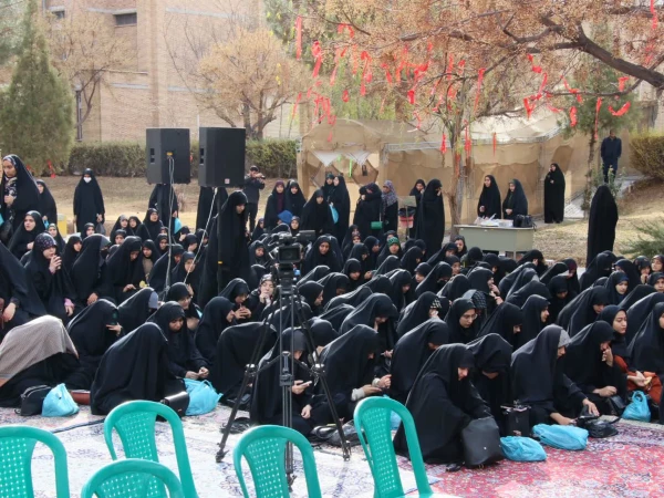 مراسم گرامیداشت شهدای حادثه تروریستی گلزار شهدای بین المللی کرمان ودانشجومعلم "شهیده فائزه رحیمی"  2