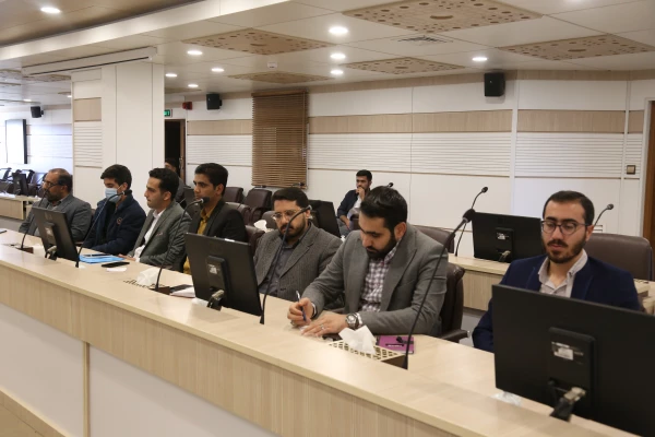 دکتر توان :
برای ترویج فرهنگ دوره دفاع مقدس در دانشگاهها، باید دانشجویان را در آن فضای مقدس قرار داد 2