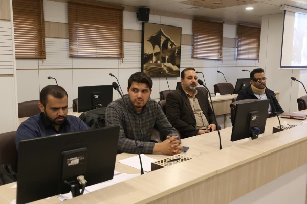 دکتر توان :
برای ترویج فرهنگ دوره دفاع مقدس در دانشگاهها، باید دانشجویان را در آن فضای مقدس قرار داد 3