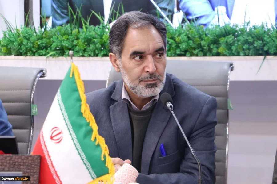 گردهمائی روسای آموزش وپرورش شهرستان ها ومناطق استان با حضور رئیس دانشگاه فرهنگیان استان کرمان برگزار شد.  2