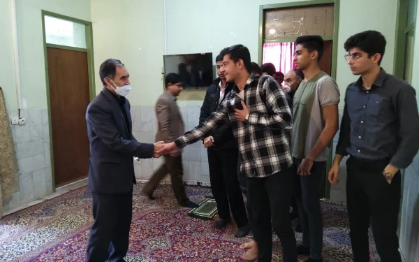 نشست صمیمی رئیس دانشگاه فرهنگیان استان بادانشجومعلمان مرکز جیرفت  7