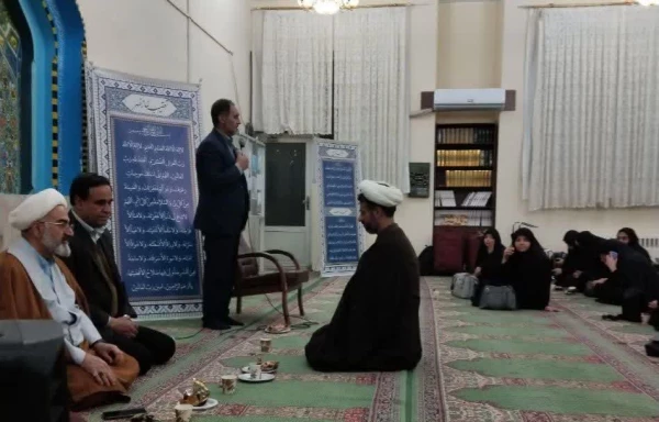 آیین بدرقه دانشجو معلمان پردیس شهید باهنر به سفر عتبات عالیات در دانشگاه فرهنگیان استان کرمان برگزار شد. 2