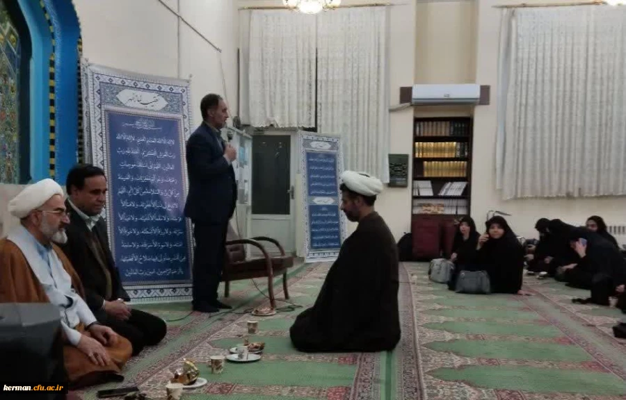 آیین بدرقه دانشجو معلمان پردیس شهید باهنر به سفر عتبات عالیات در دانشگاه فرهنگیان استان کرمان برگزار شد. 2