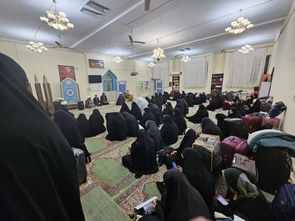 آیین بدرقه دانشجو معلمان پردیس شهید باهنر به سفر عتبات عالیات در دانشگاه فرهنگیان استان کرمان برگزار شد. 3