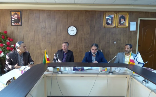 رئیس دانشگاه فرهنگیان کرمان دردیدار با سرپرستان شبانه روزی پردیس های استان: 
سرپرستی کاری حساس ،بامسئولیت وپیشانی دانشگاه میباشد. 2