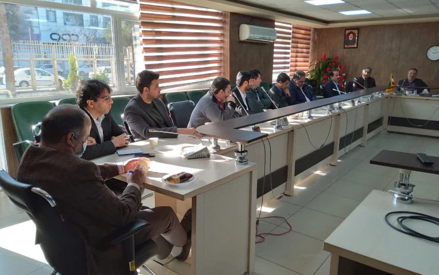 رئیس دانشگاه فرهنگیان کرمان دردیدار با سرپرستان شبانه روزی پردیس های استان: 
سرپرستی کاری حساس ،بامسئولیت وپیشانی دانشگاه میباشد. 2