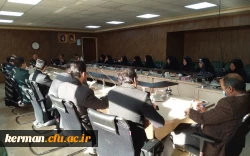 رئیس دانشگاه فرهنگیان کرمان دردیدار با سرپرستان شبانه روزی پردیس های استان: 
سرپرستی کاری حساس ،بامسئولیت وپیشانی دانشگاه میباشد. 2