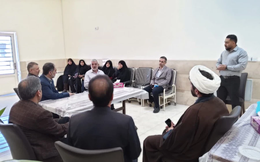 
دیدار رئیس دانشگاه فرهنگیان استان از جانبازان آسایشگاه ایثار کرمان 2