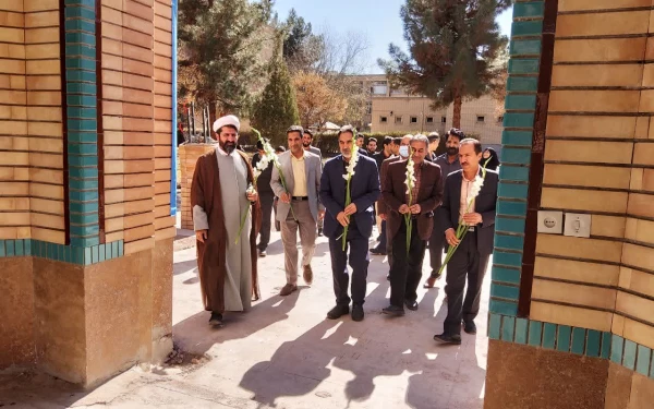 آیین غبار روبی و عطر افشانی مزار شهدای گمنام دانشگاه فرهنگیان استان کرمان  6