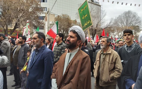 حضور پرشوردانشگاهیان دانشگاه فرهنگیان استان کرمان درراهپیمایی ۲۲ بهمن 8