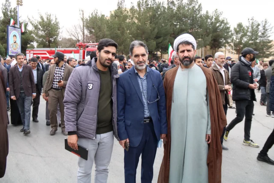 حضور پرشوردانشگاهیان دانشگاه فرهنگیان استان کرمان درراهپیمایی ۲۲ بهمن 9