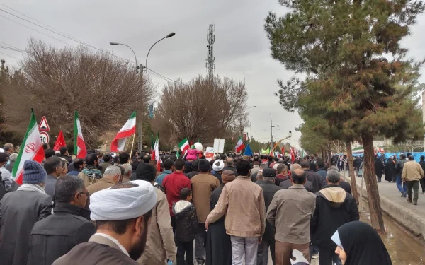 حضور پرشوردانشگاهیان دانشگاه فرهنگیان استان کرمان درراهپیمایی ۲۲ بهمن 10
