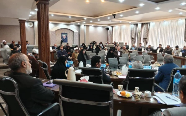 نشستن پای درس علما بر شخصیت انسان تاثیر می گذارد 4