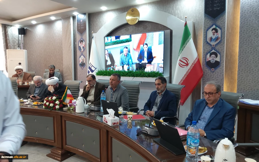  کار تربیتی زمانی اثرگذاری دارد که  انسان خود راعامل به آن بداند 2