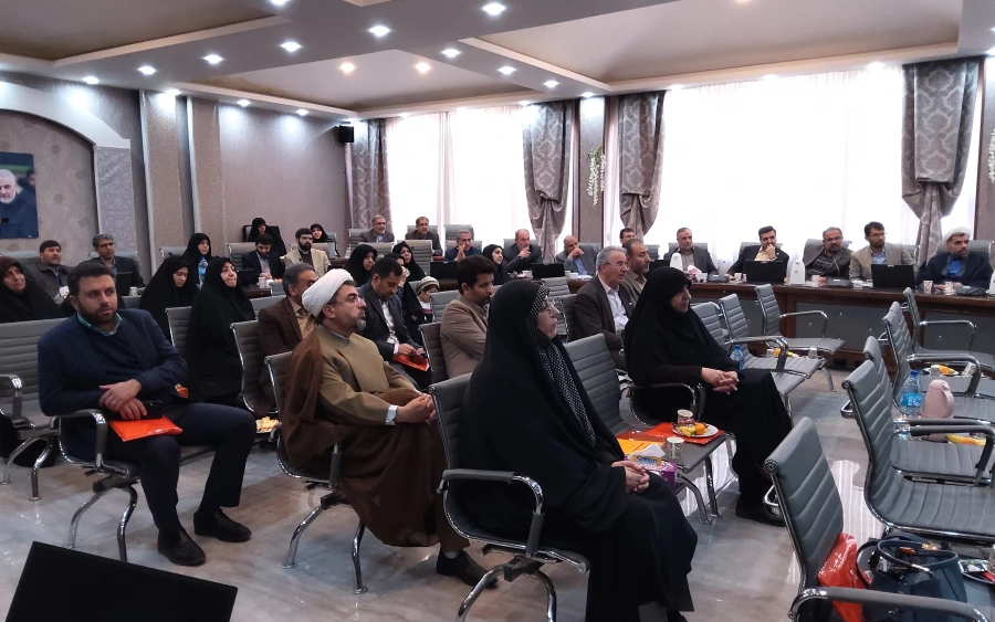  کار تربیتی زمانی اثرگذاری دارد که  انسان خود راعامل به آن بداند 5