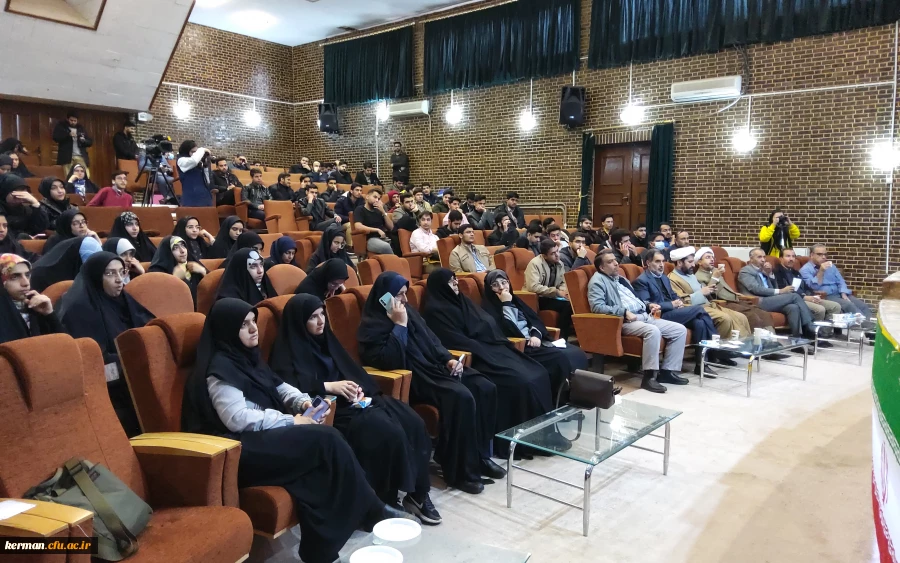  برگزاری نخستین مناظره با حضور کاندیداهای نمایندگی مجلس شورای اسلامی ۱۴۰۲ دردانشگاه فرهنگیان کرمان  4