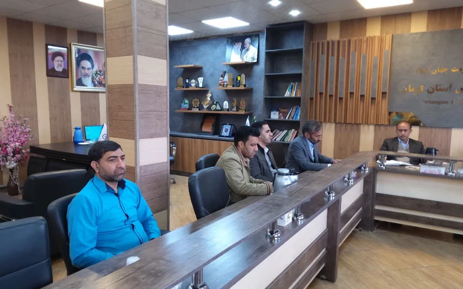 در دیدار رئیس دانشگاه فرهنگیان استان کرمان با مدیر آموزش و پرورش عشایری استان پیرامون همکاری های فی مابین تبادل نظر شد.  4