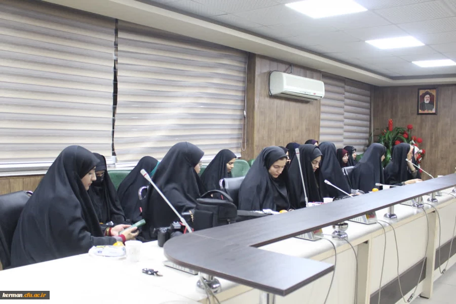  دانشگاه فرهنگیان علمدار جهاد تبیین در جهت مشارکت حداکثری در بین دانشگاه های کرمان بود 9