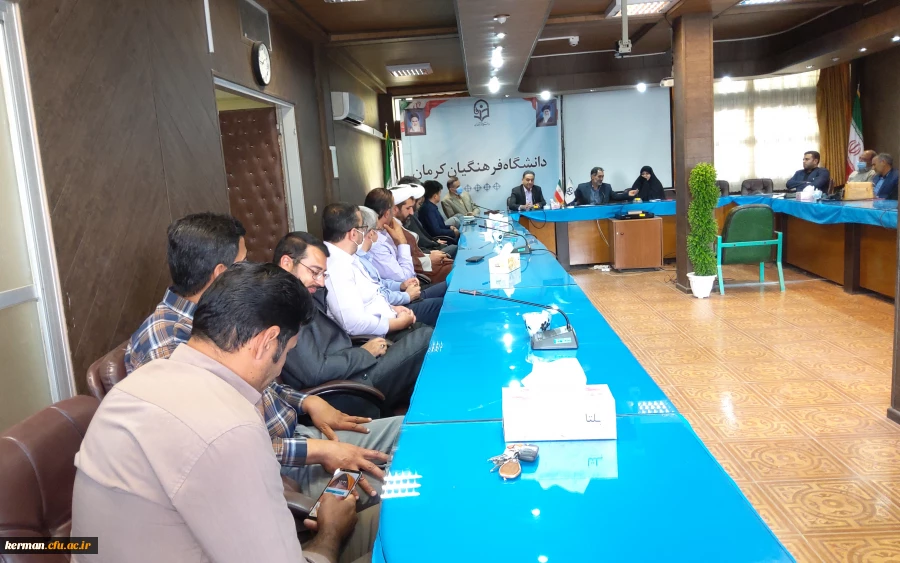 دیدار نوروزی رئیس دانشگاه فرهنگیان استان کرمان با مدیران و کارکنان دانشگاه  6