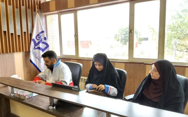 رئیس دانشگاه فرهنگیان استان با مدیر کل جمعیت هلال احمر استان دیدار وگفتگو کرد.  2