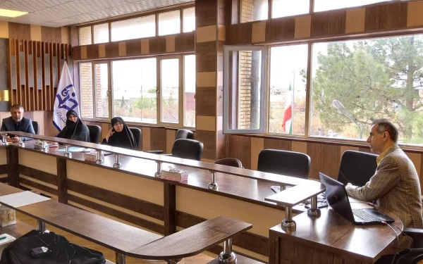 دکترتوان درجلسه شورای آموزشی دانشگاه فرهنگیان استان کرمان ازافزایش صد درصدی پذیرش دانشجو در پردیس خواهران خبرداد. 5