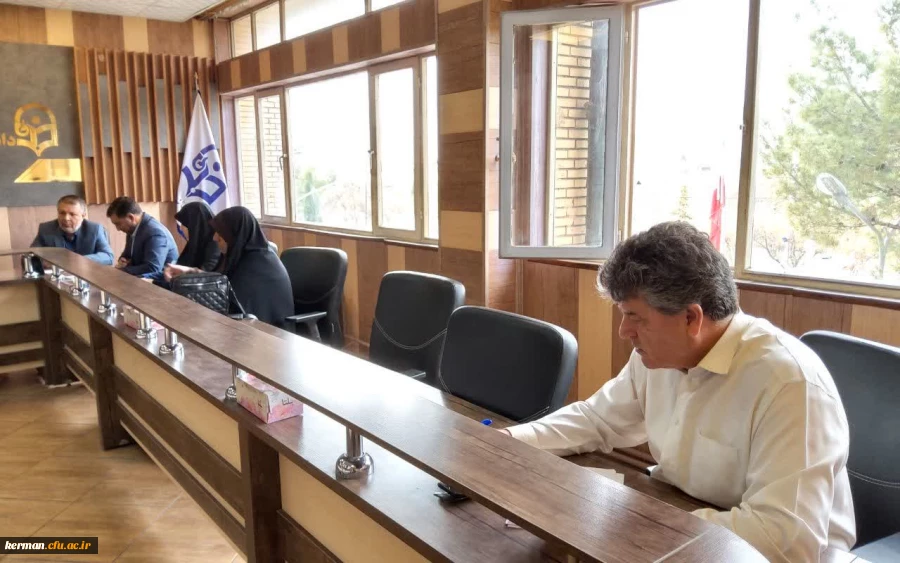 کمیته تعمیر وتجهیز دانشگاه فرهنگیان استان کرمان تشکیل جلسه داد. 5