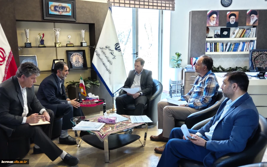 دیدار نوروزی رئیس دانشگاه فرهنگیان استان با مدیر کل سازمان مدیریت وبرنامه ریزی استان کرمان  3