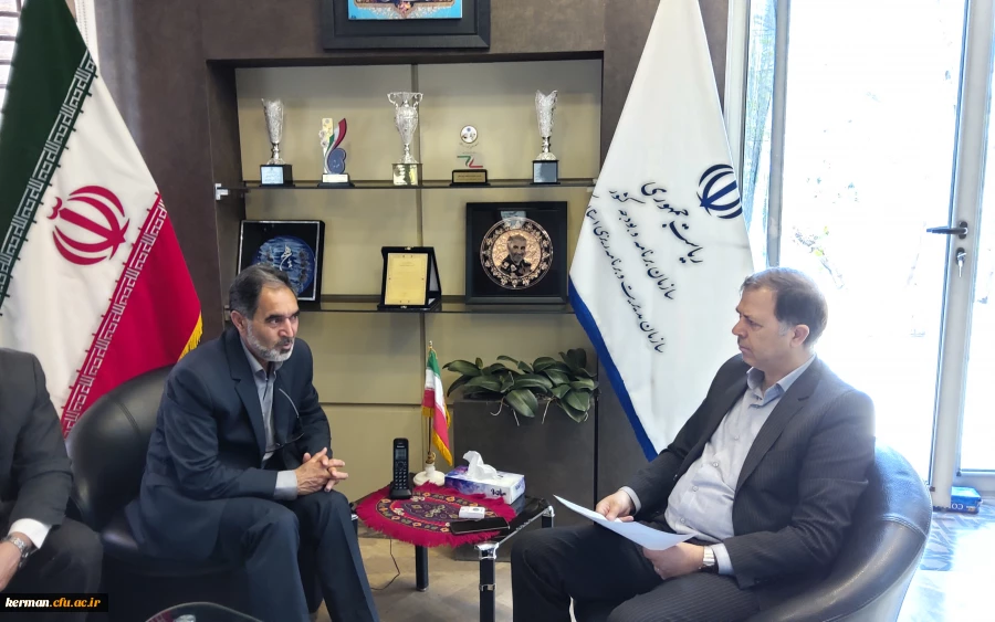 دیدار نوروزی رئیس دانشگاه فرهنگیان استان با مدیر کل سازمان مدیریت وبرنامه ریزی استان کرمان  4