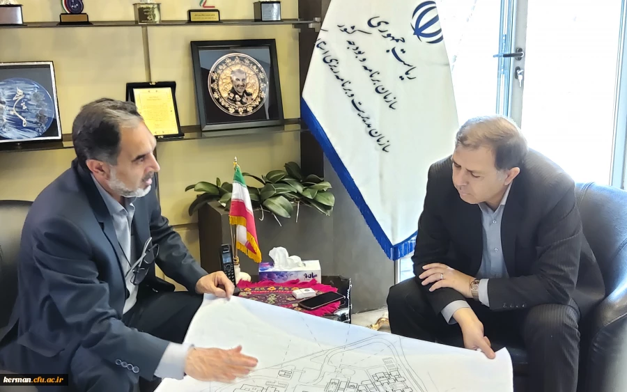 دیدار نوروزی رئیس دانشگاه فرهنگیان استان با مدیر کل سازمان مدیریت وبرنامه ریزی استان کرمان  5
