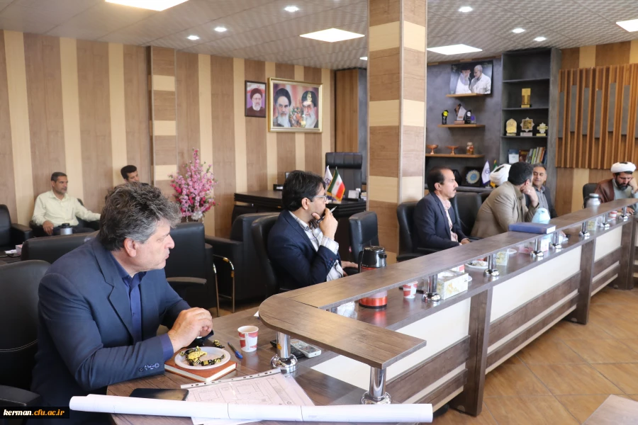 دکتر توان در جلسه شورای مدیریت دانشگاه فرهنگیان استان کرمان: 
با عزمی راسخ، همتی بلند وصادقانه خدمت به دانشجومعلمان را سر لوحه برنامه های خود قرار دهید 2