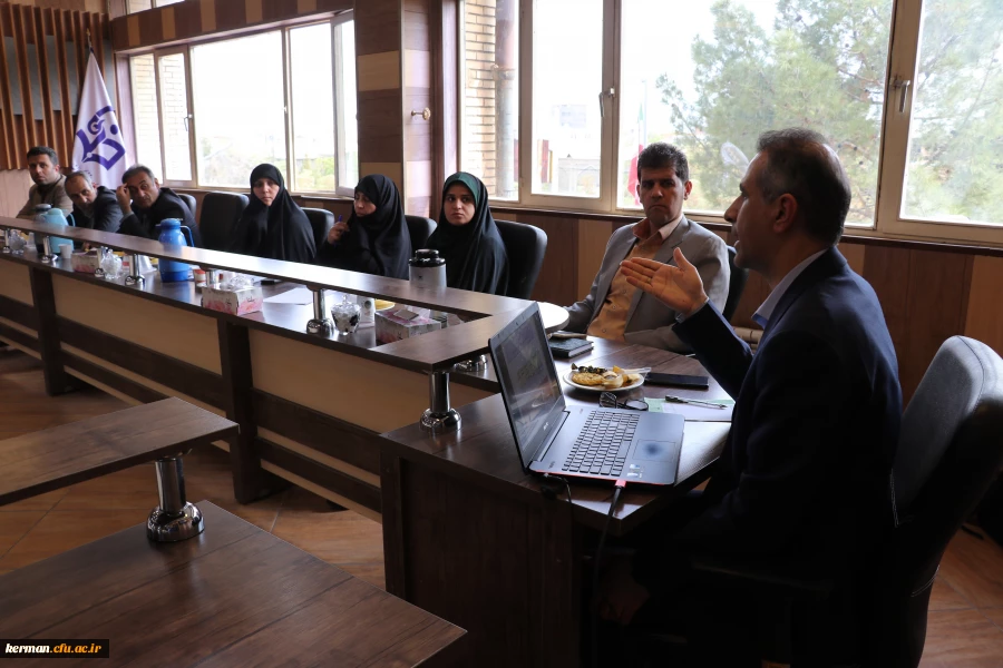 برگزاری شورای آموزشی دانشگاه فرهنگیان کرمان باحضور مدیرکل ومعاونین آموزش وپرورش استان 5