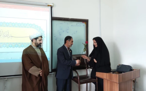 آیین تجلیل و تکریم از مقام معلم واستاد در پردیس  شهید باهنر(خواهران) 2