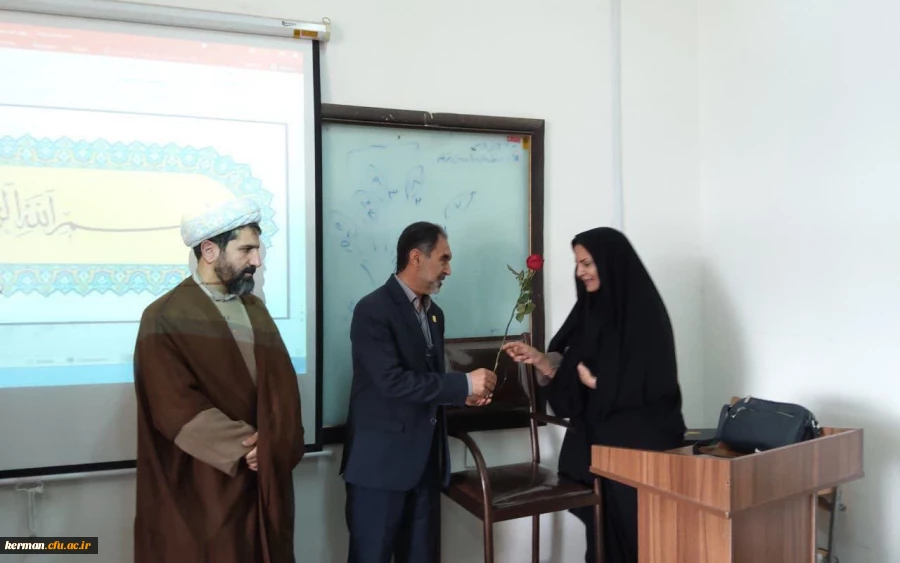 آیین تجلیل و تکریم از مقام معلم واستاد در پردیس  شهید باهنر(خواهران) 2